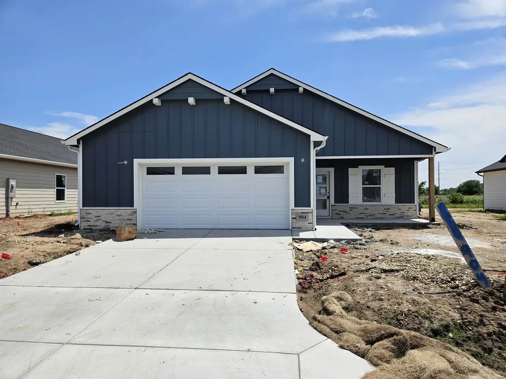 904 N Forestview Court Wichita KS 67235