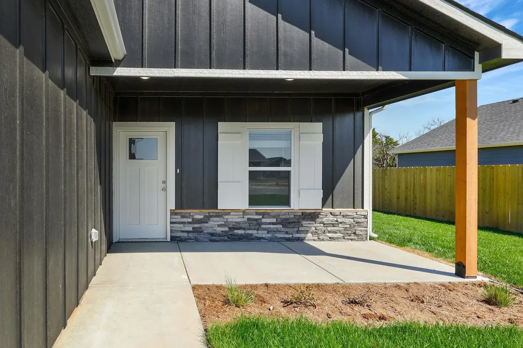 904 N Forestview Court Wichita KS 67235