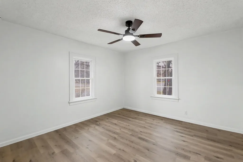721 W 5th Street Newton KS 67114