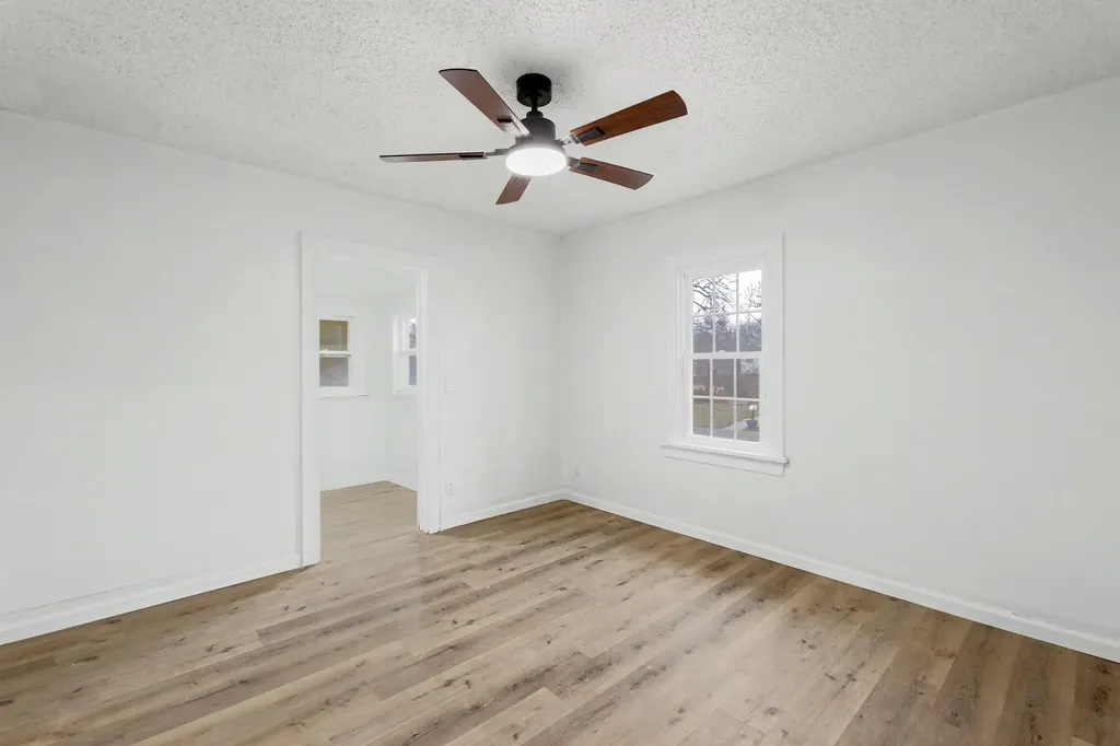 721 W 5th Street Newton KS 67114