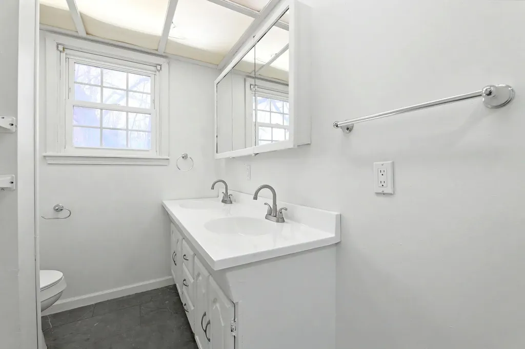 721 W 5th Street Newton KS 67114
