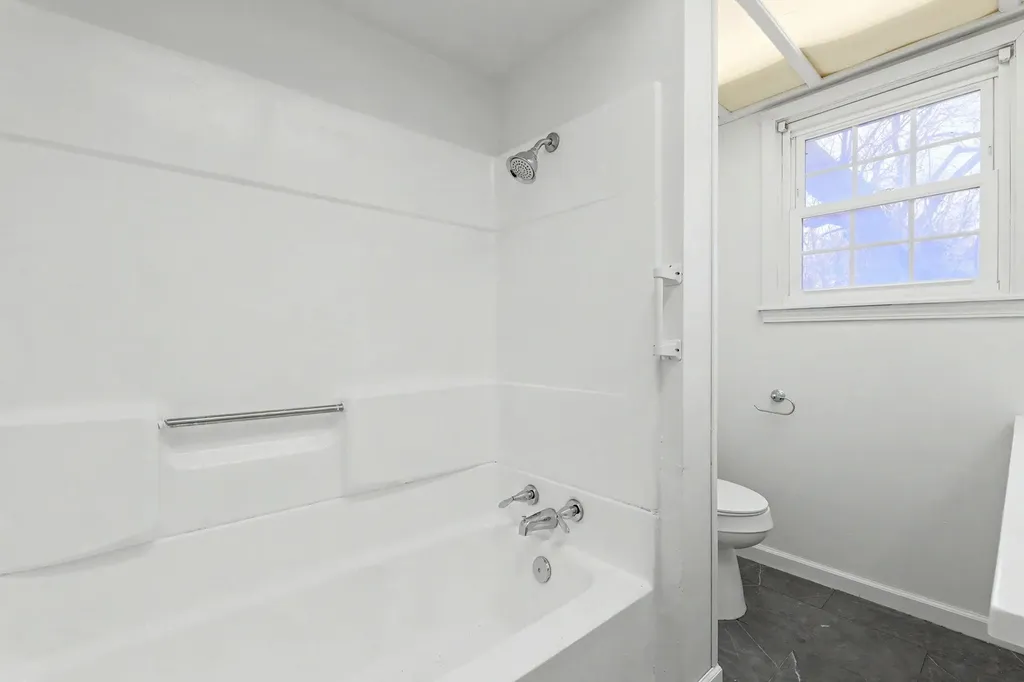 721 W 5th Street Newton KS 67114