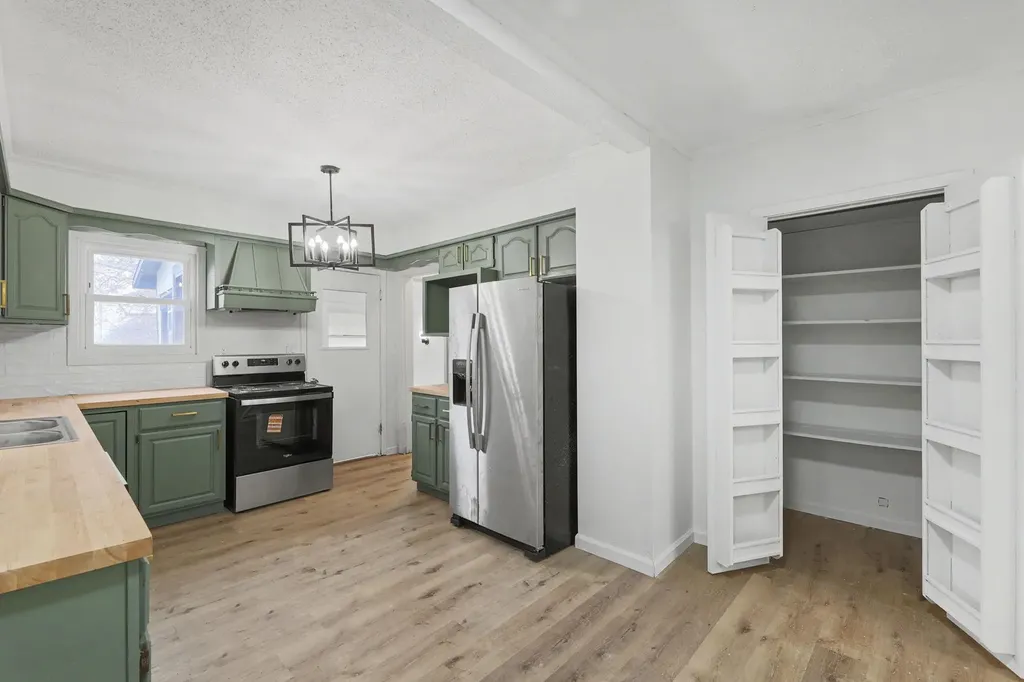 721 W 5th Street Newton KS 67114