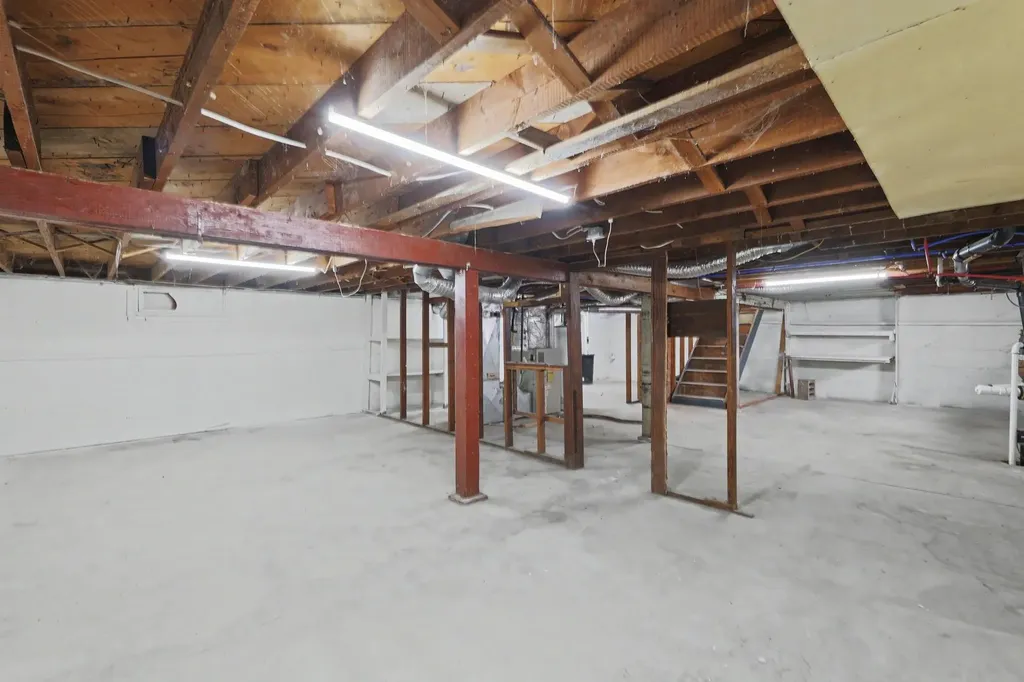 721 W 5th Street Newton KS 67114
