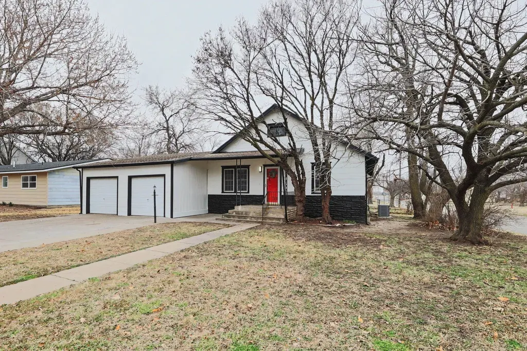 721 W 5th Street Newton KS 67114