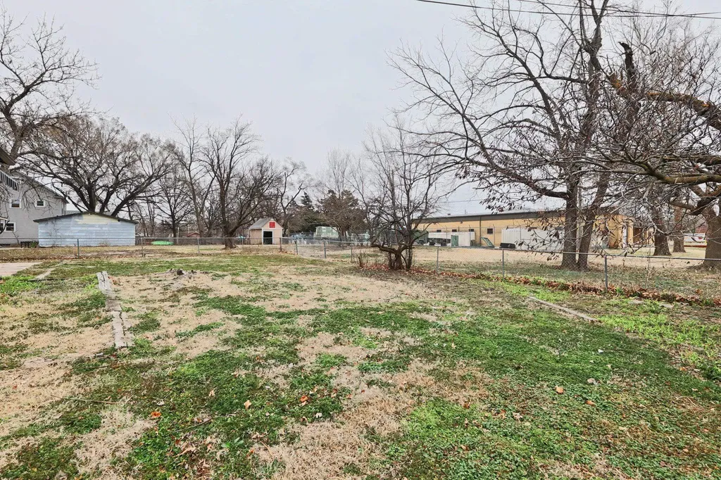 721 W 5th Street Newton KS 67114