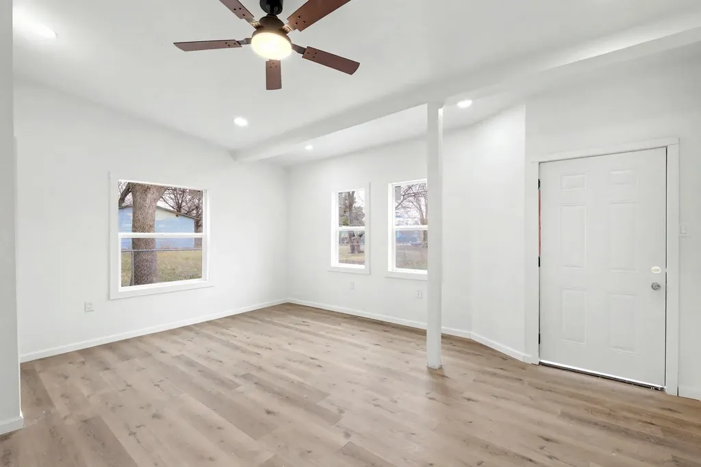 721 W 5th Street Newton KS 67114