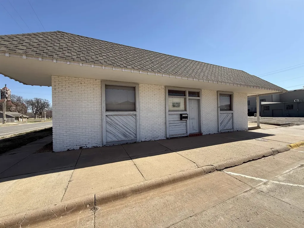 123 N Bluff Anthony KS 67003