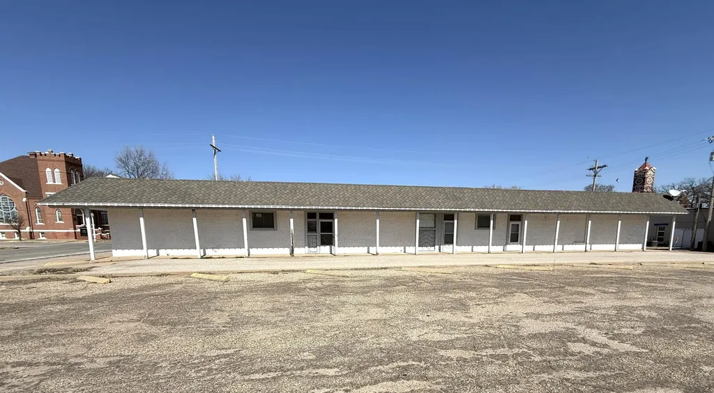 123 N Bluff Anthony KS 67003