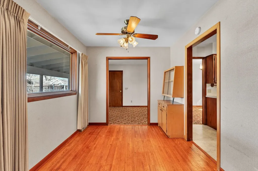 541 N Birch Valley Center KS 67147