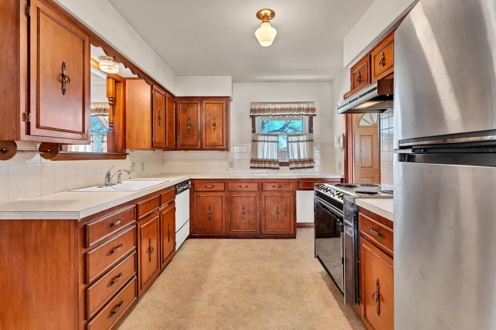 541 N Birch Valley Center KS 67147