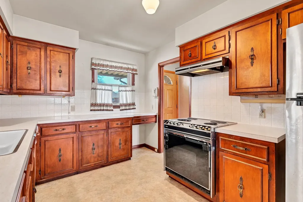 541 N Birch Valley Center KS 67147
