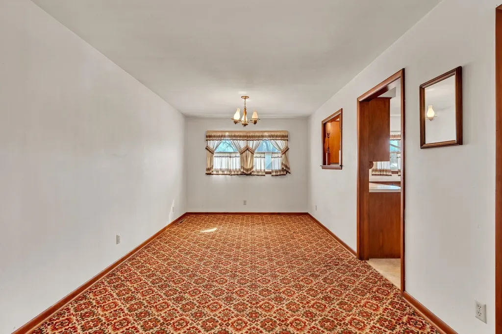541 N Birch Valley Center KS 67147