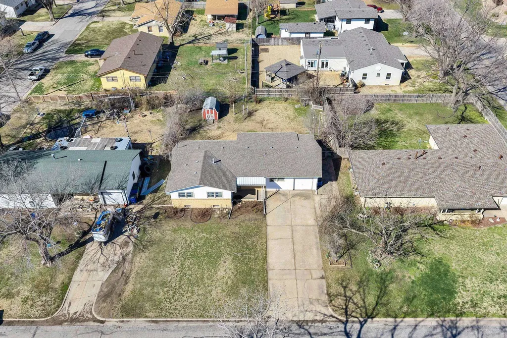 541 N Birch Valley Center KS 67147