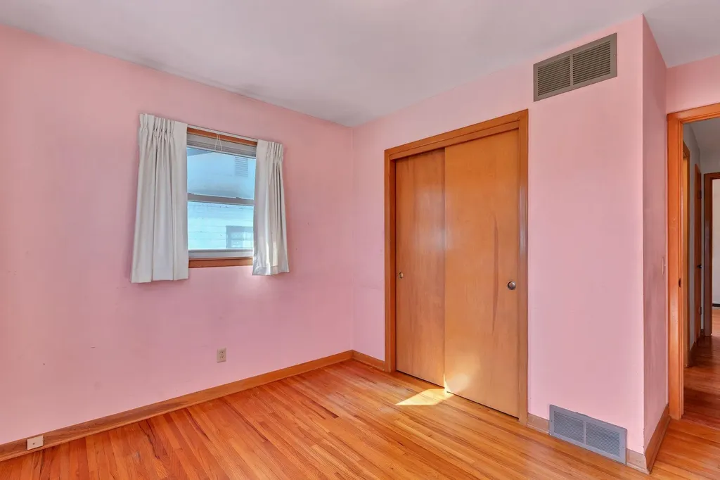 541 N Birch Valley Center KS 67147