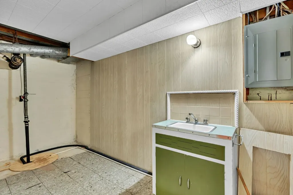 541 N Birch Valley Center KS 67147