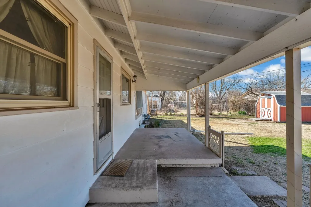 541 N Birch Valley Center KS 67147