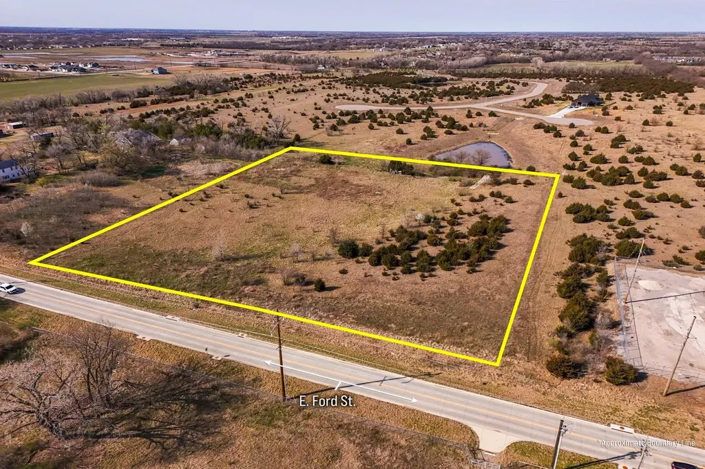 5+/- Acres E Ford Street Valley Center KS 67147