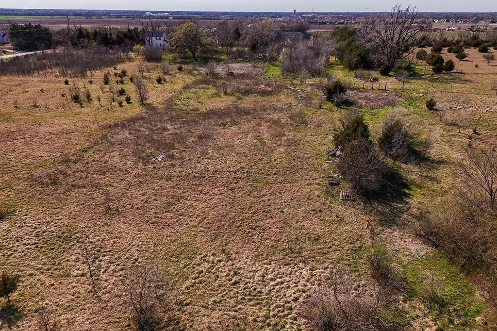 5+/- Acres E Ford Street Valley Center KS 67147