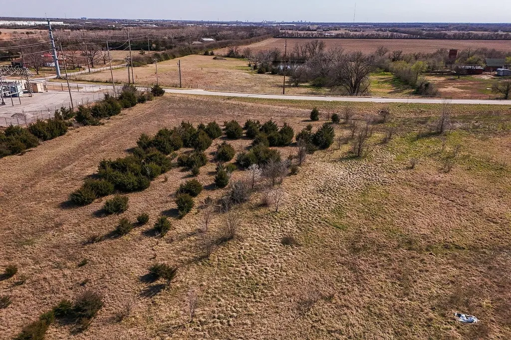 5+/- Acres E Ford Street Valley Center KS 67147