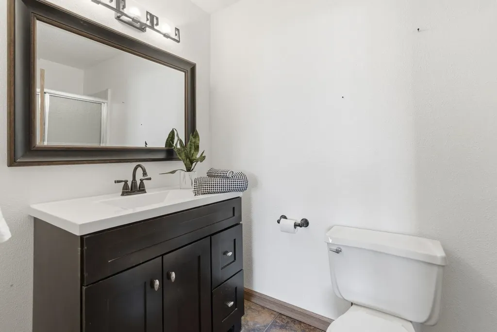 4340 N Eagle Lake Court Bel Aire KS 67220