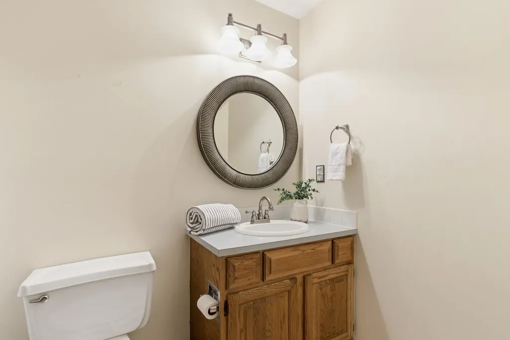 4340 N Eagle Lake Court Bel Aire KS 67220
