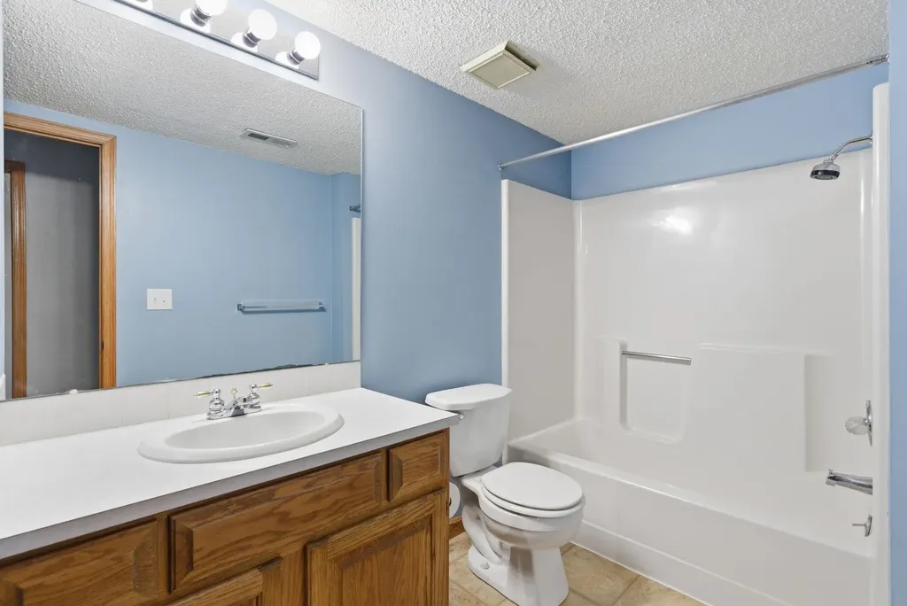 4340 N Eagle Lake Court Bel Aire KS 67220