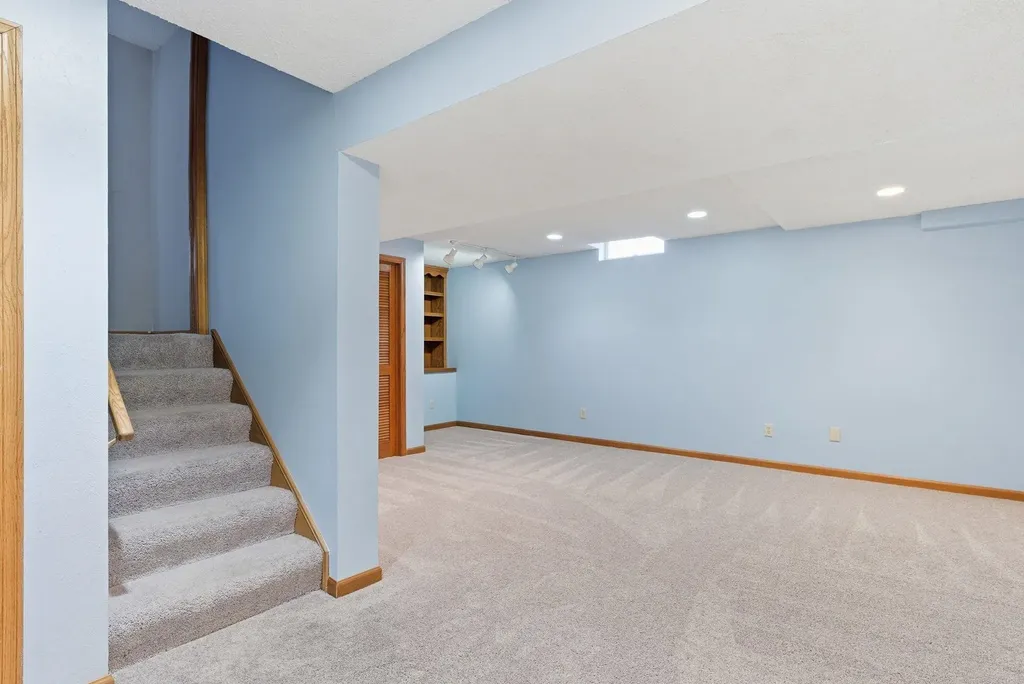 4340 N Eagle Lake Court Bel Aire KS 67220