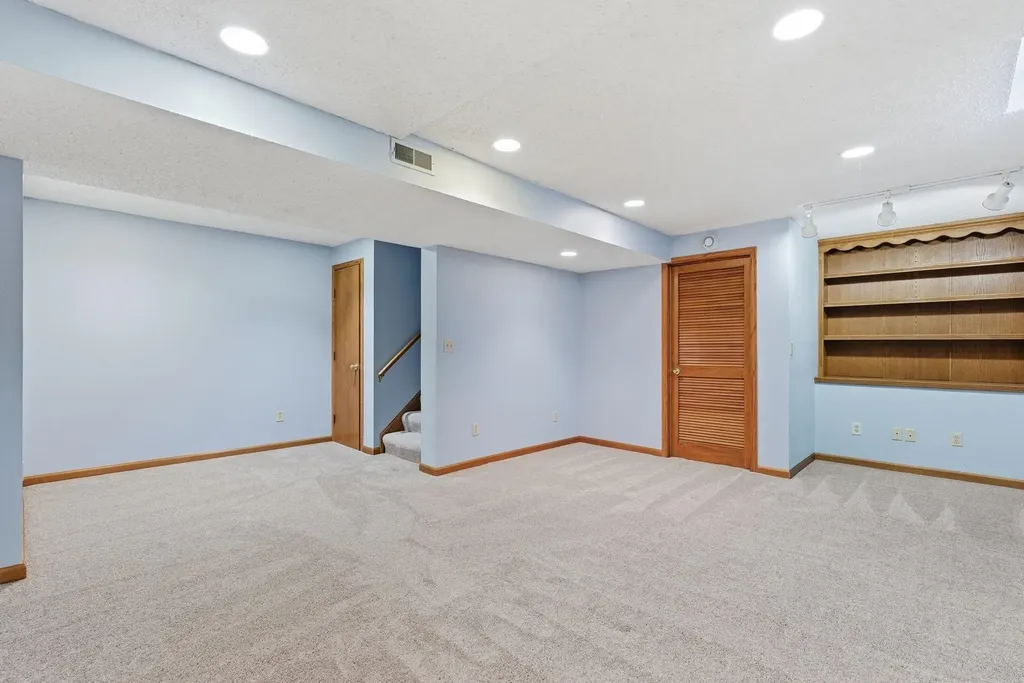 4340 N Eagle Lake Court Bel Aire KS 67220