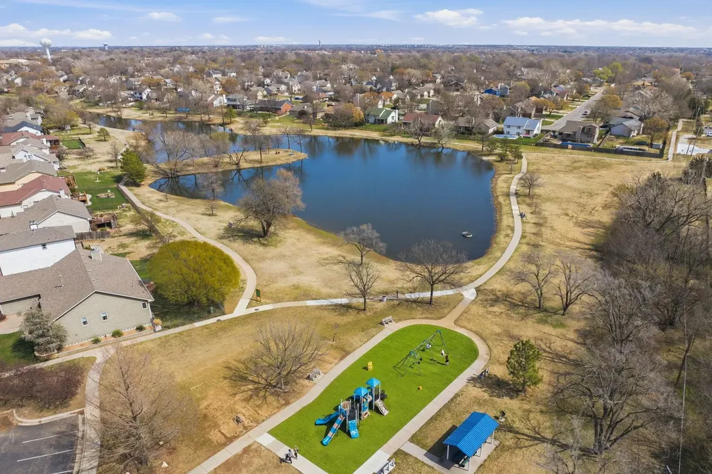 4340 N Eagle Lake Court Bel Aire KS 67220
