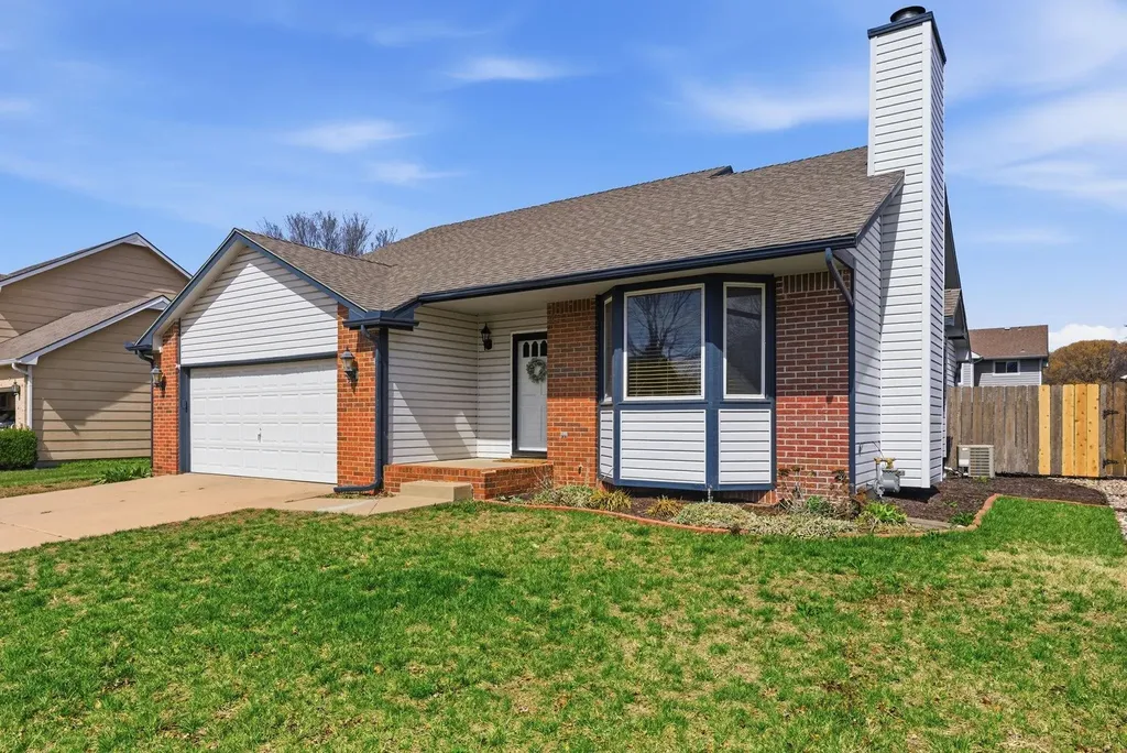 4340 N Eagle Lake Court Bel Aire KS 67220