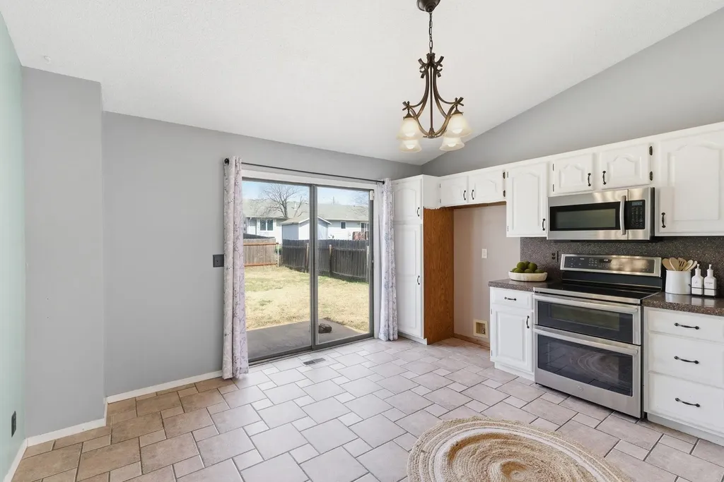 4340 N Eagle Lake Court Bel Aire KS 67220