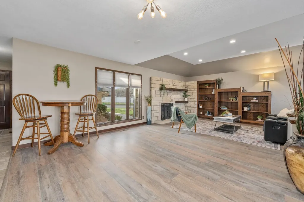 68 E Saint Cloud Place Wichita KS 67230