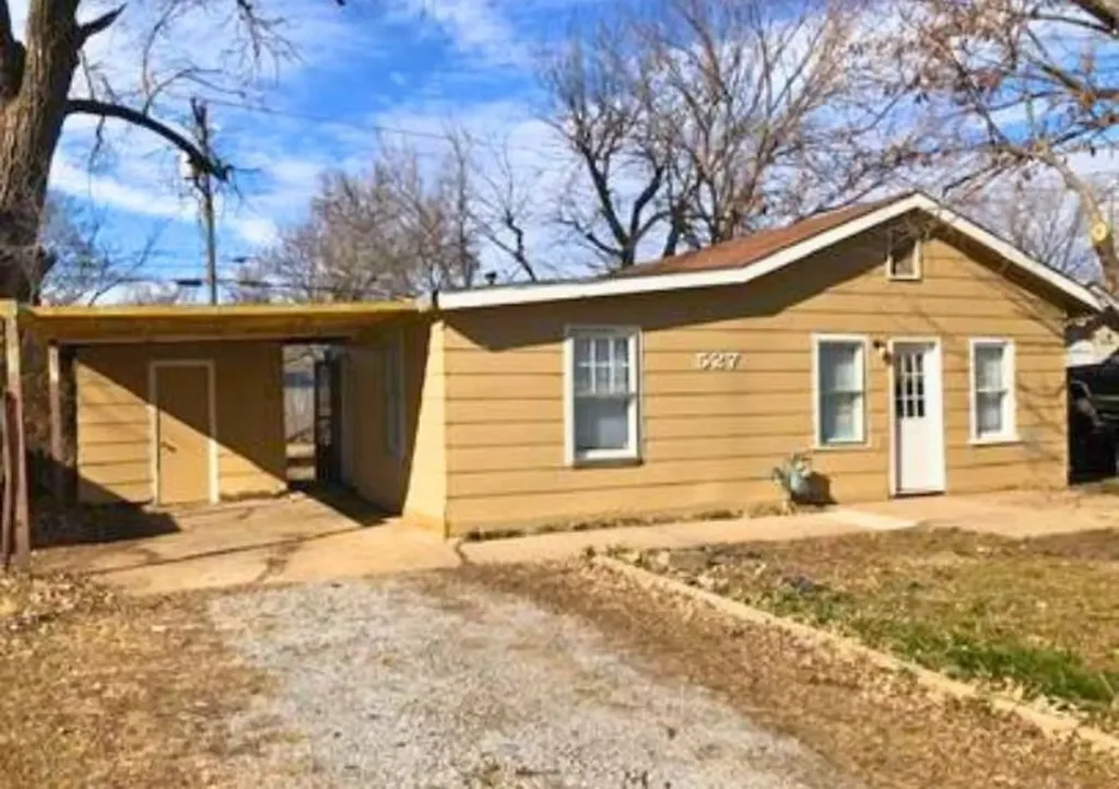 527 S Leonine Road Wichita KS 67213