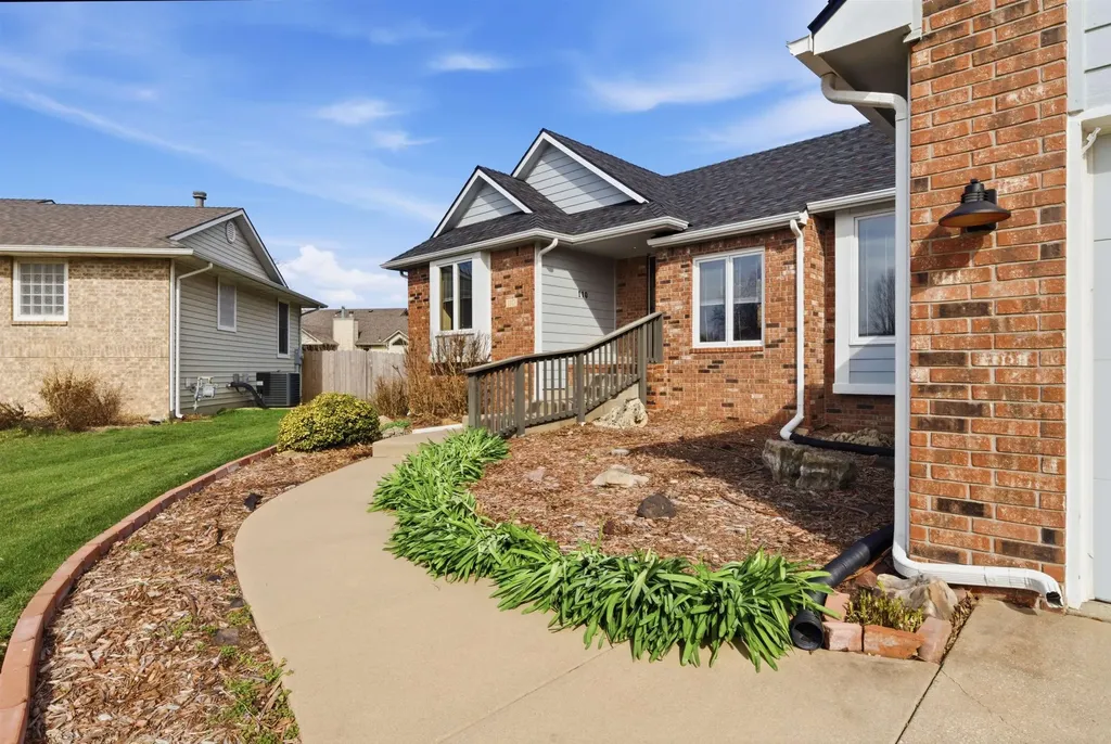 110 N Karren Court Wichita KS 67212-5958