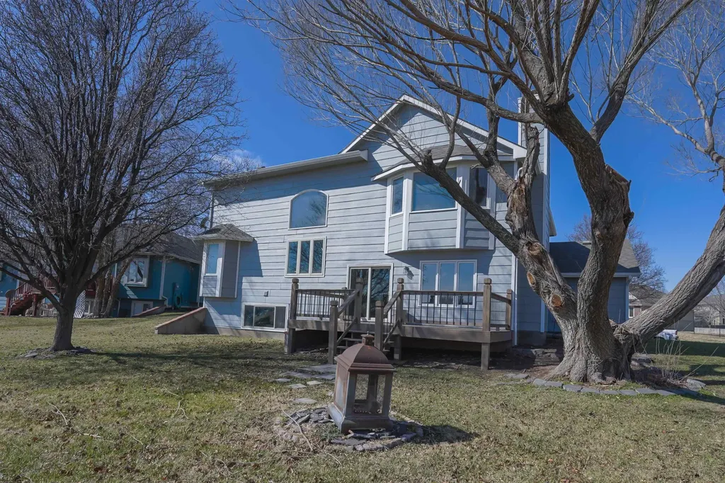330 S Fairway Circle Andover KS 67002