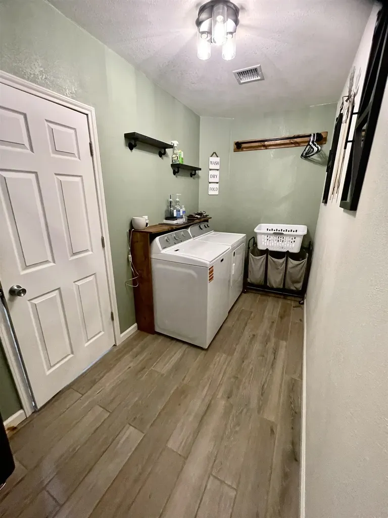 1327 N 2nd Arkansas City KS 67005