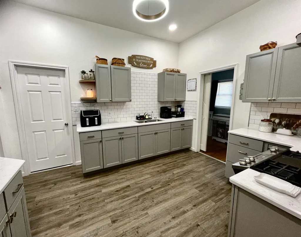 1327 N 2nd Arkansas City KS 67005