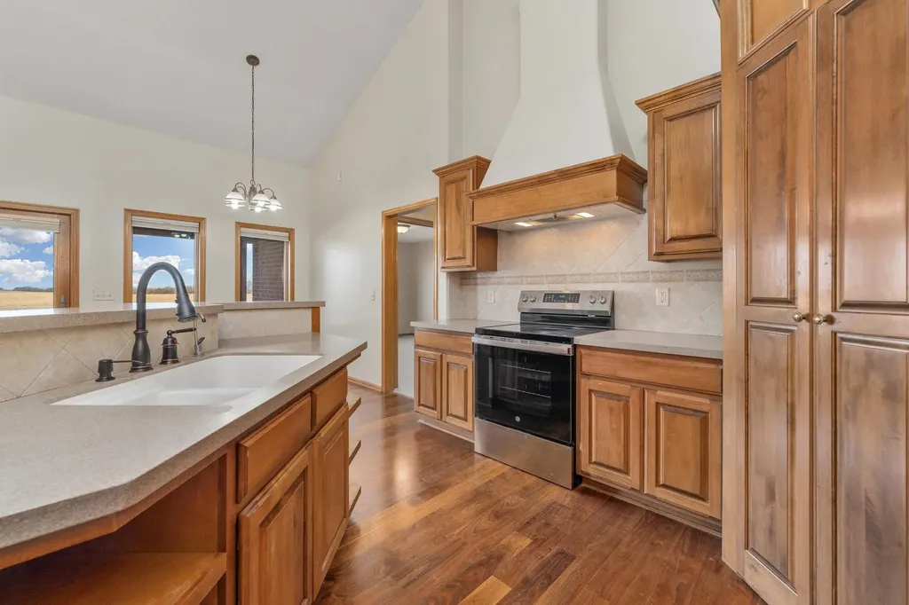 757 S Meridian Road Wellington KS 67152