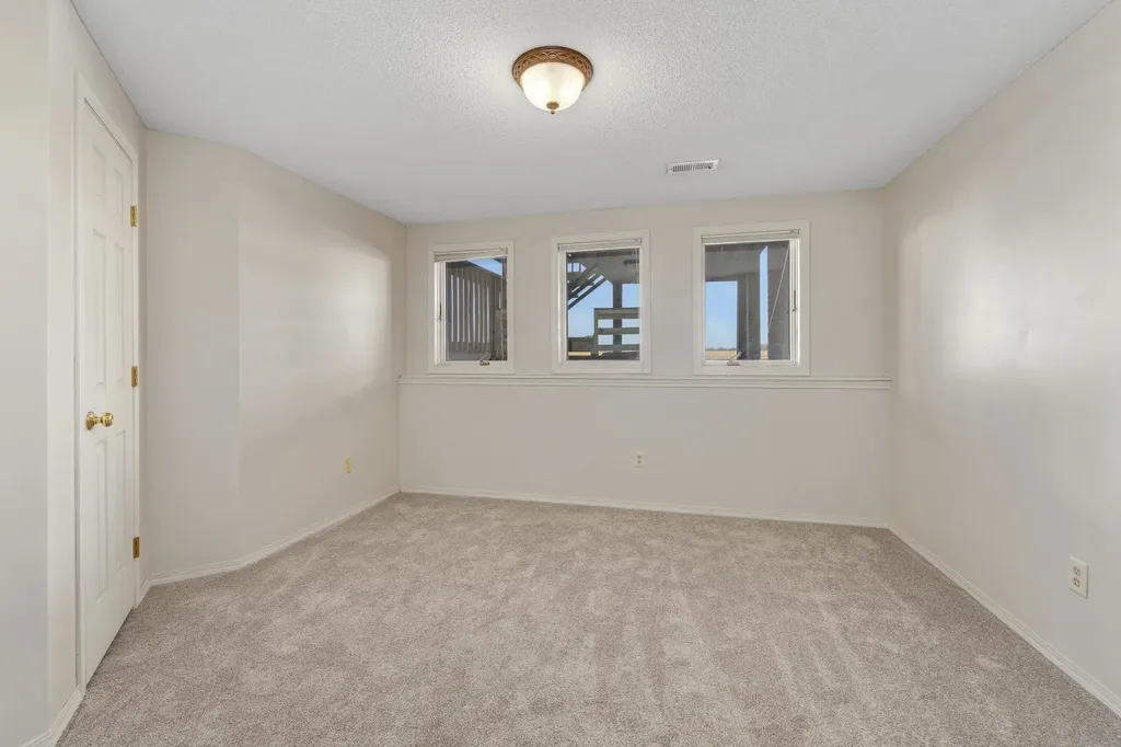 757 S Meridian Road Wellington KS 67152