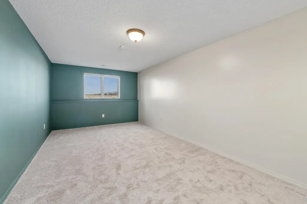 757 S Meridian Road Wellington KS 67152