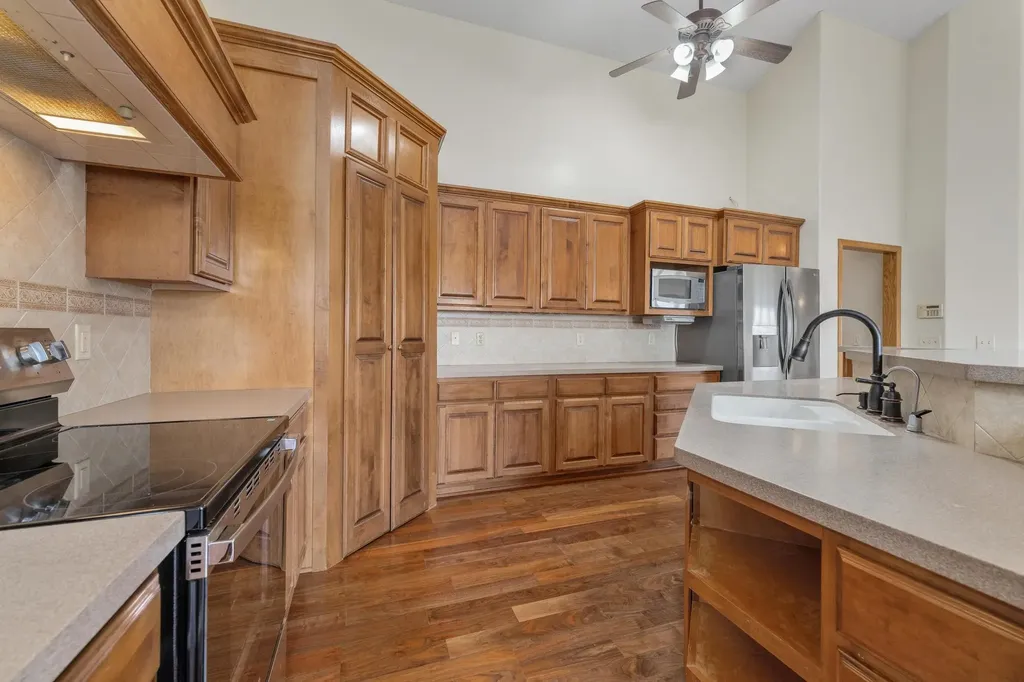 757 S Meridian Road Wellington KS 67152