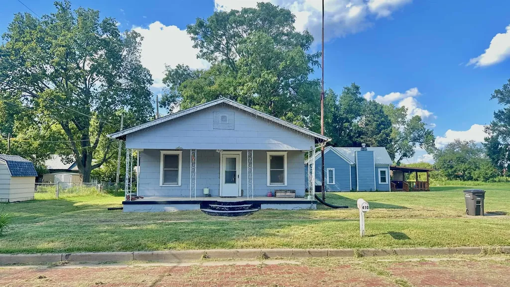 410 E Taylor Avenue Arkansas City KS 67005