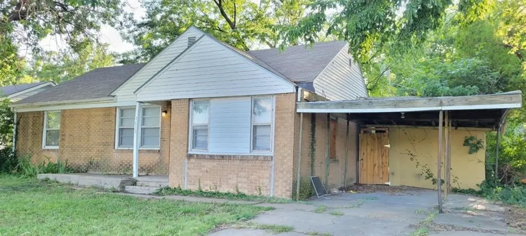 1633 N Pershing Street Wichita KS 67208
