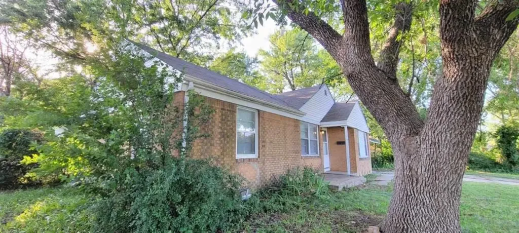 1633 N Pershing Street Wichita KS 67208