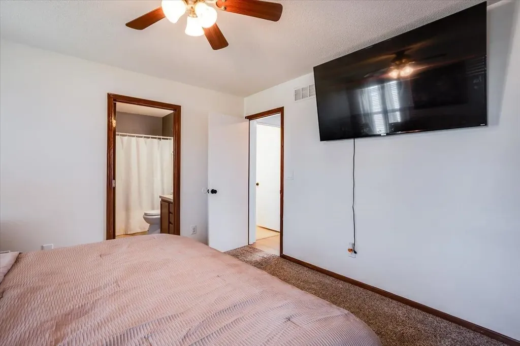 241 S Stoneridge Street Valley Center KS 67147
