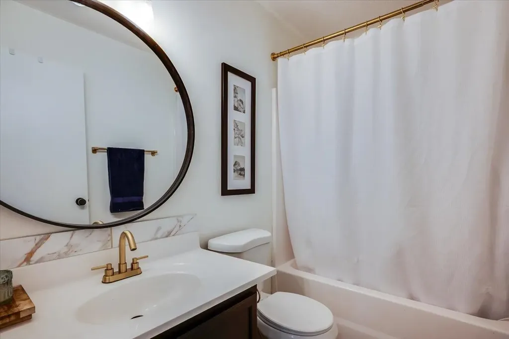 241 S Stoneridge Street Valley Center KS 67147