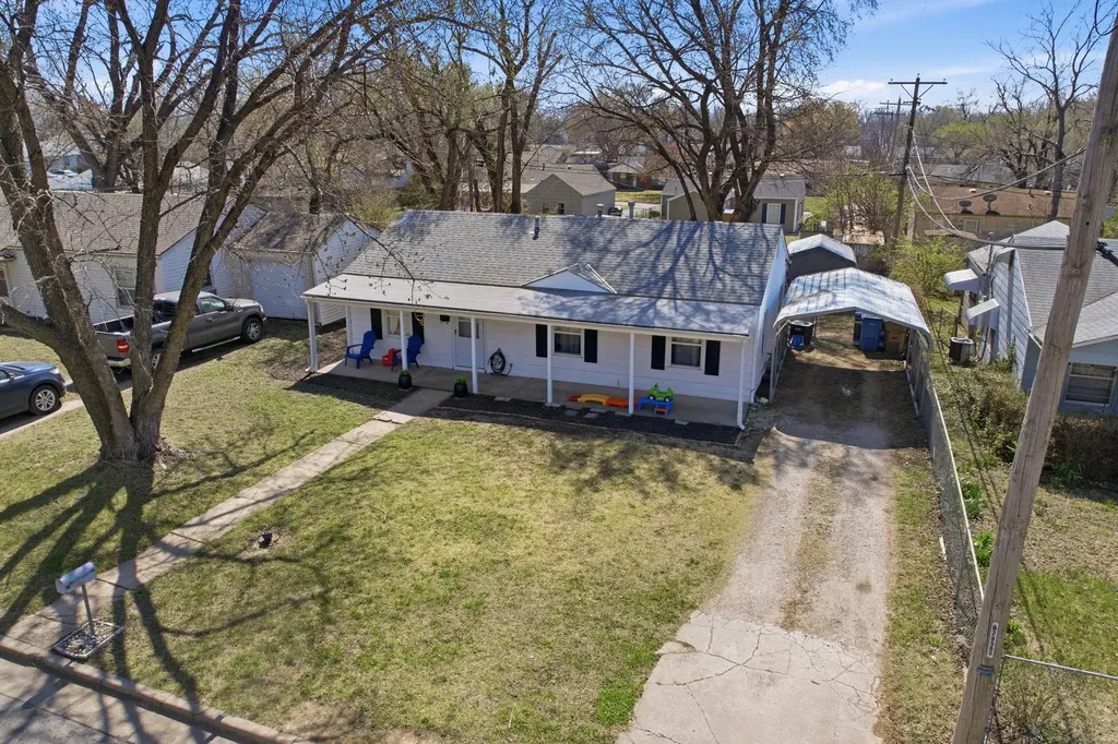 1301 E Broadbeck Drive Park City KS 67219