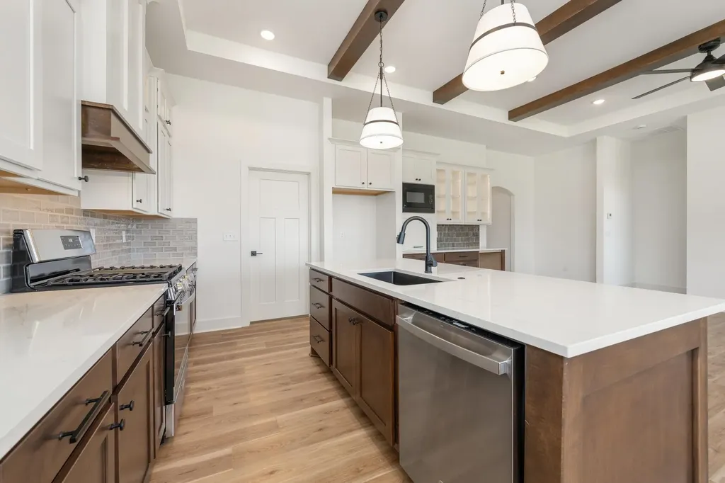 746 N Rainbow Lake Court Wichita KS 67235