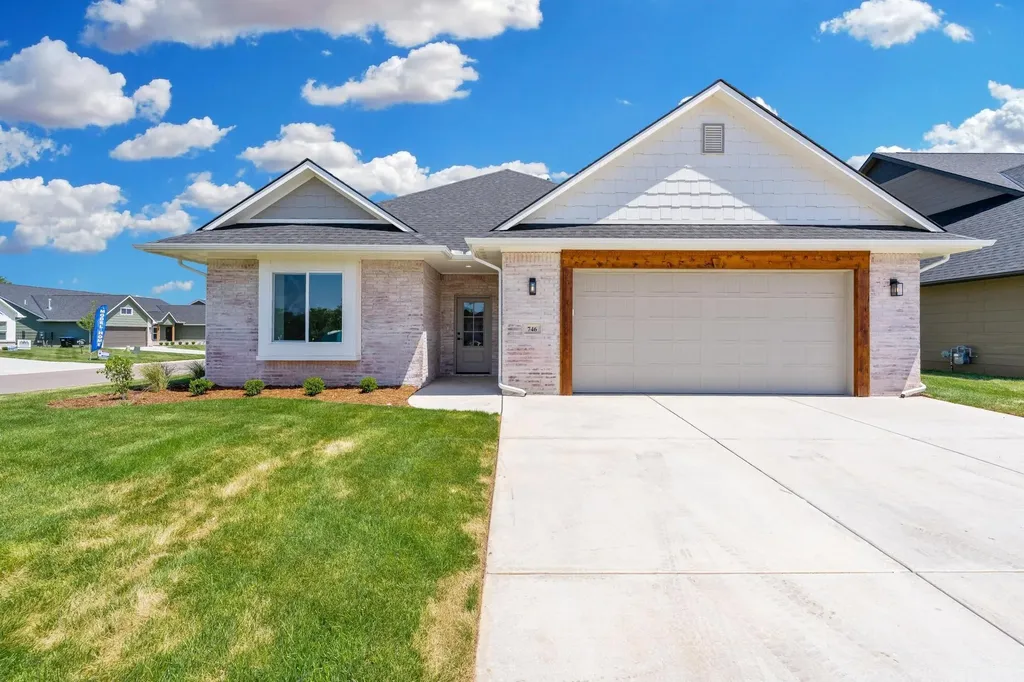 746 N Rainbow Lake Court Wichita KS 67235